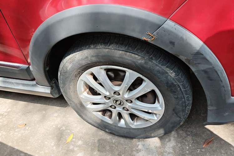 Used Dongfeng Fengon 360 2015 1.5L Manual Luxury 7-Seater China IV Standard Right Front Wheel Hub