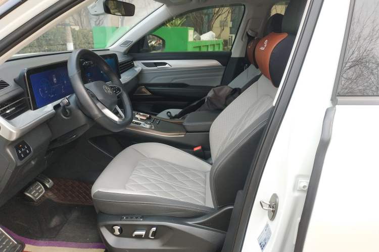 Used Volkswagen Tavendor 2024 380TSI All-Wheel Drive R-Line Cruise Edition
