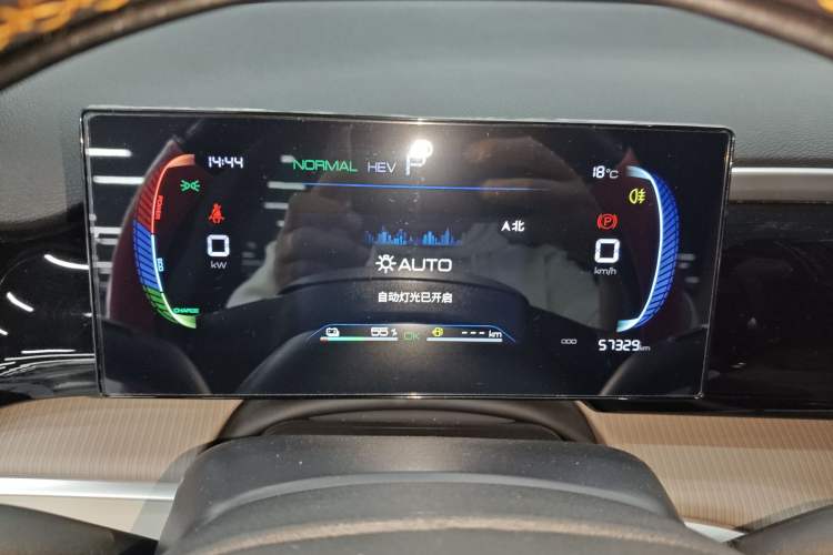 Used BYD Song Pro New Energy 2023 Champion Edition DM-i 71KM Navigation Model
