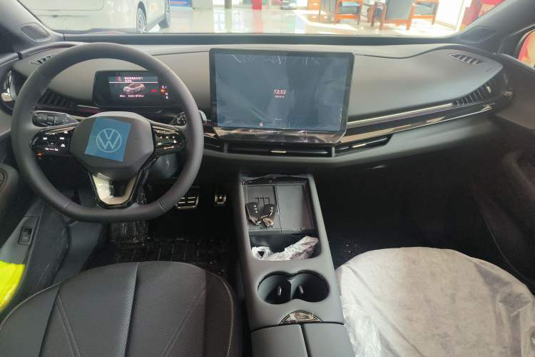 Used Volkswagen ID.UNYX 2025 Pro model Center Console