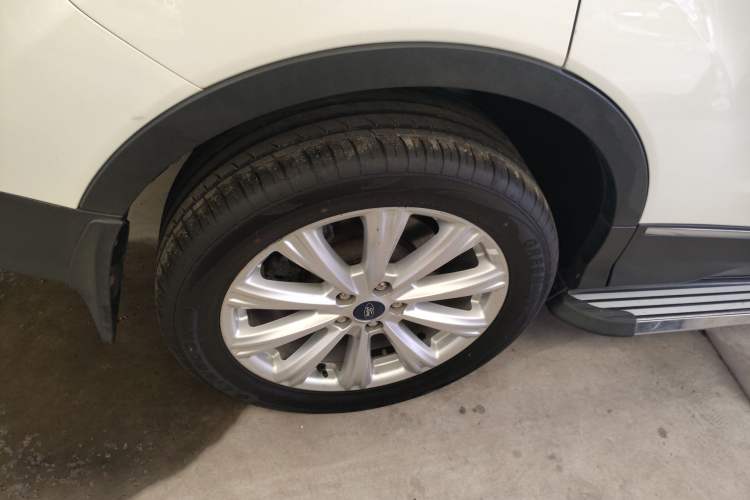 Used Ford Kuga 2017 EcoBoost 180 Two-Wheel-Drive Luxury Wing Edition Right Rear Wheel Hub