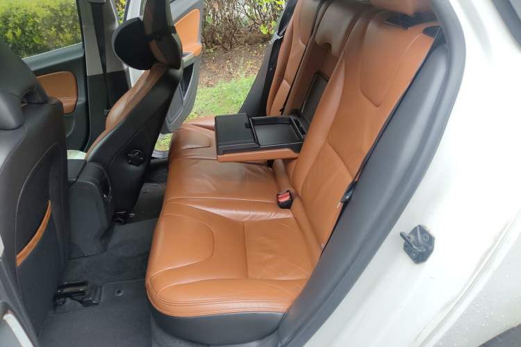 Used Volvo V60 2013 T5 Zhiya Edition Left Rear Seat