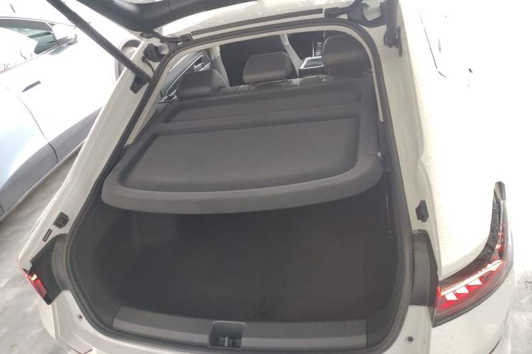 Used Volkswagen Lamando 2025 Lavida L 280TSI DSG Cool & Spicy Edition Trunk