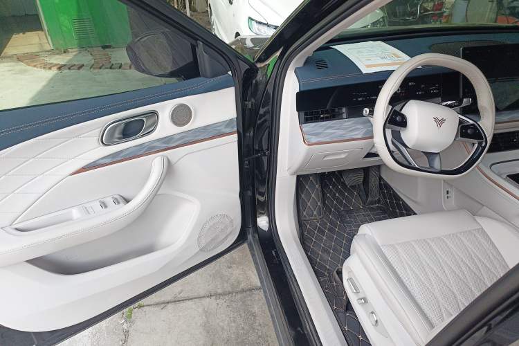 Used NETA L 2024 Range-Extended 220 Luxury Edition
