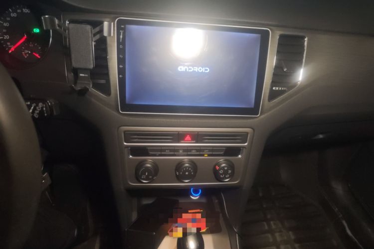 Used Volkswagen Golf Sportsvan 2016 1.6L Automatic Comfort Model Audio And AC Panel