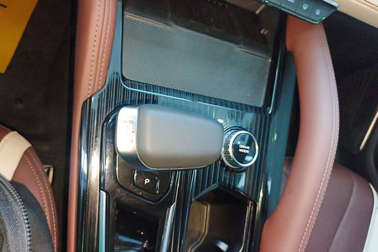 Used Geely Auto Monjaro L 2024 2.0TD High-Power Automatic Two-Wheel Drive Yunqi Version