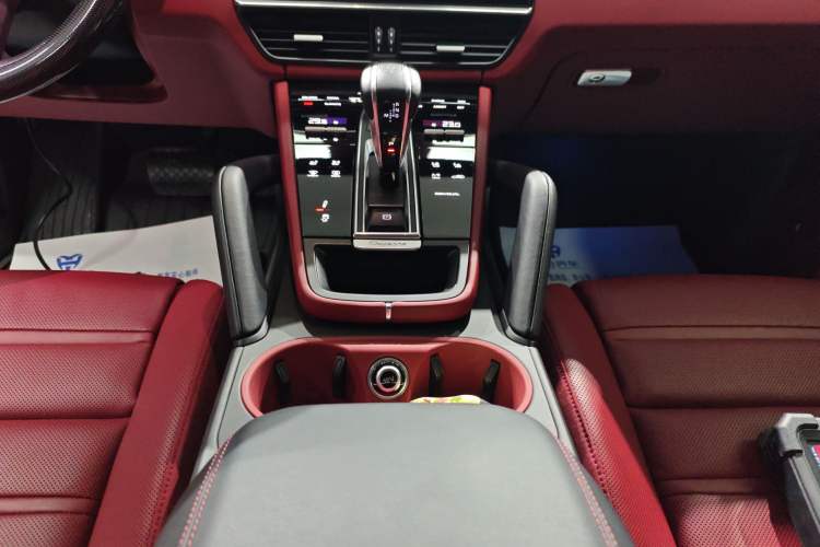 Used Porsche Cayenne E-Hybrid 2023 Cayenne E-Hybrid 2.0T Platinum Edition
