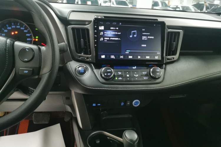 Used Toyota RAV4 2016 2.0L CVT Two-Wheel Drive Fashion Edition China V Standard