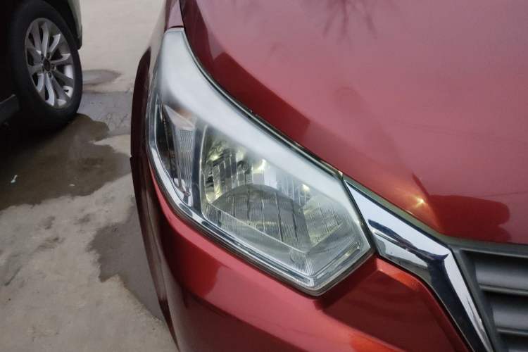 Used Venucia R50 2013 1.6L Manual Luxury Edition