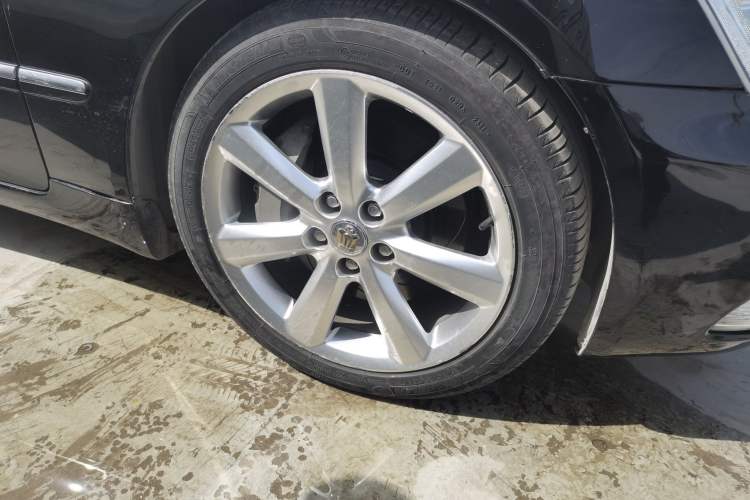 Used Toyota Crown 2007 3.0L Royal Saloon Stylish Navigation Right Front Wheel Hub