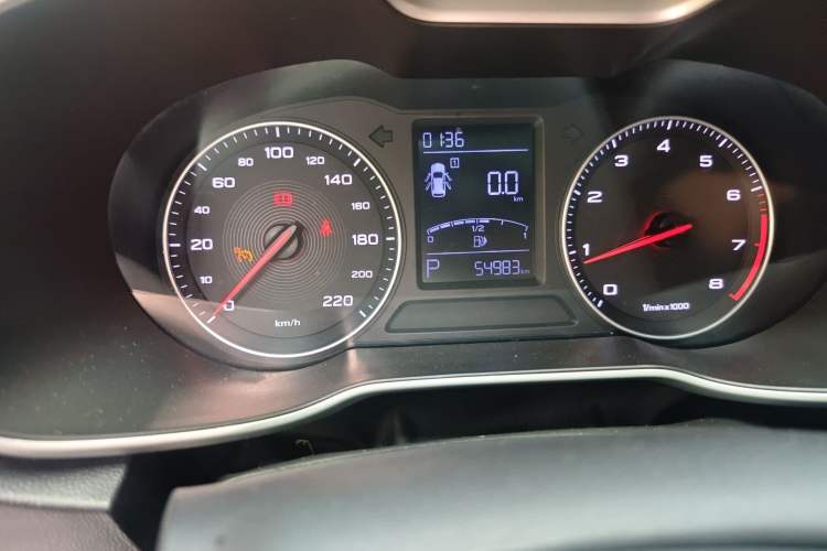 Used MG ZS 2018 1.5L Automatic Luxury Edition China V Standard Odometer Close Up