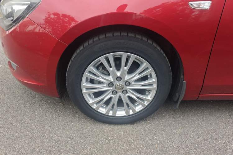 Used Buick GT 2016 15N Automatic Elite Edition Left Front Wheel Hub