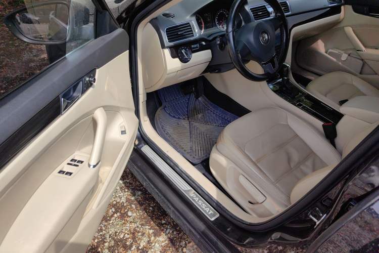 Used Volkswagen Passat 2013 1.8TSI DSG Prestige Edition Driver Seat