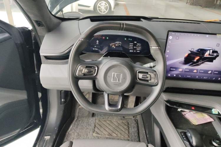 Used Zeekr 001 2024 WE Edition 95 kWh All-Wheel Drive Steering Wheel