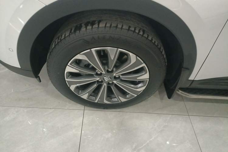 Used Buick Envision 2025 Encore Plus 28T Two-Wheel-Drive Platinum Edition