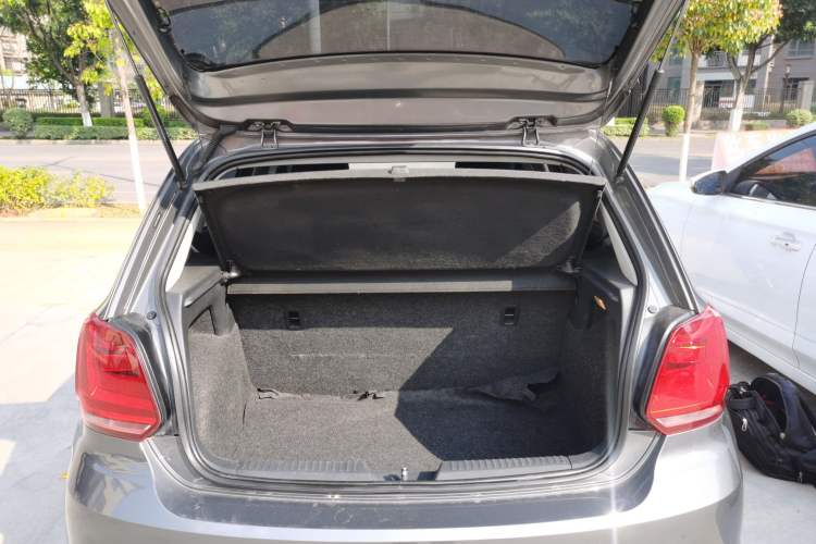 Used Volkswagen Polo 2014 1.4L Manual Fashion Edition Trunk