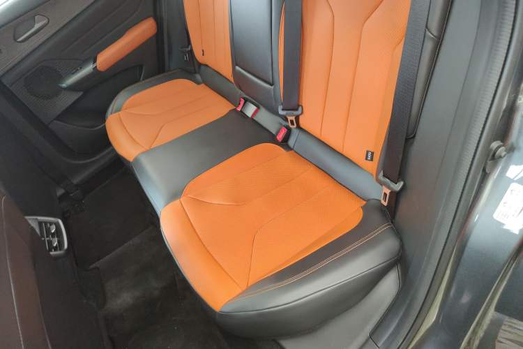 Used Changan UNI-V 2025 Model Third-Generation 2.0T Dynamic Edition