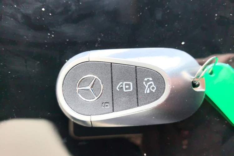 Used Mercedes-Benz C-Class New Energy 2025 C 350 eL Interior 1