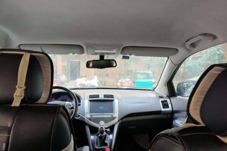 Used BYD S6 2014 2.0L Manual Luxury 5-Seater