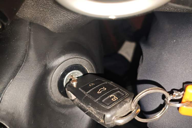 Used Kia K2 2015 Sedan 1.4L Automatic GLS Vehicle Key