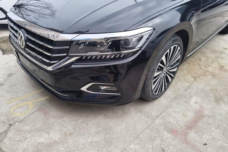 Used Volkswagen Passat 2020 330TSI Luxury Edition China VI
