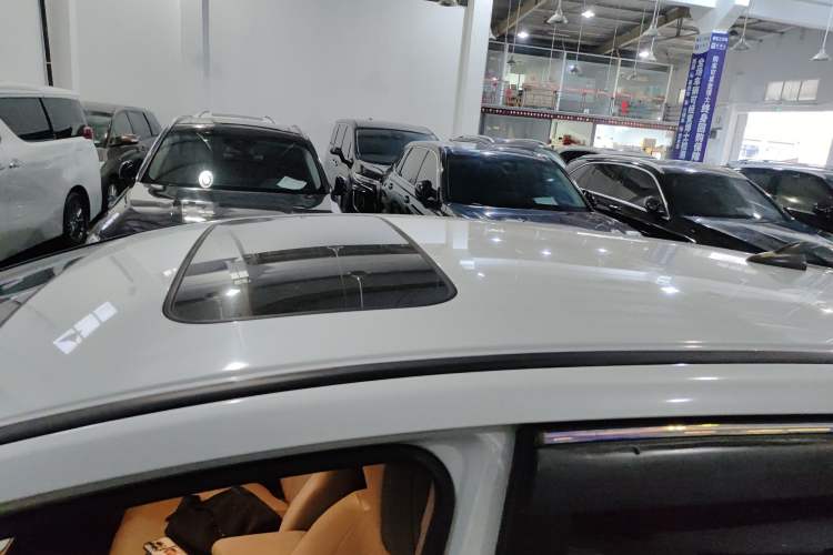 Used Honda Jade 2016 1.8L Automatic Comfort Elite Version 5 Seats Roof