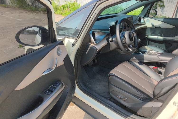 Used BYD Dolphin 2023 420 km Fashion Edition
