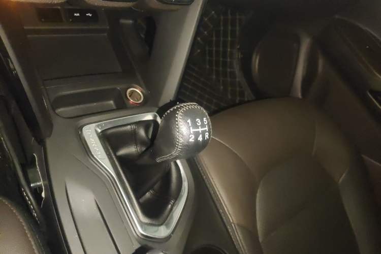 Used GAC Trumpchi GS4 2017 235T Manual Two-Wheel Drive Luxury Edition Gear Lever