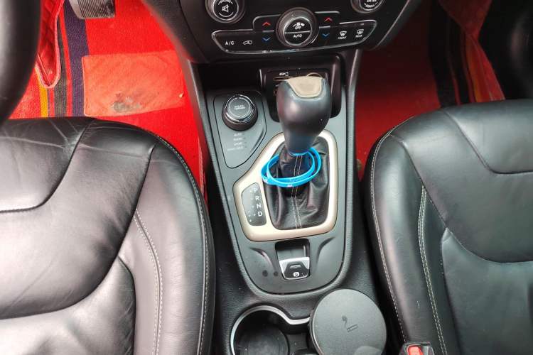 Used Jeep Cherokee 2014 2.4L Urban Edition