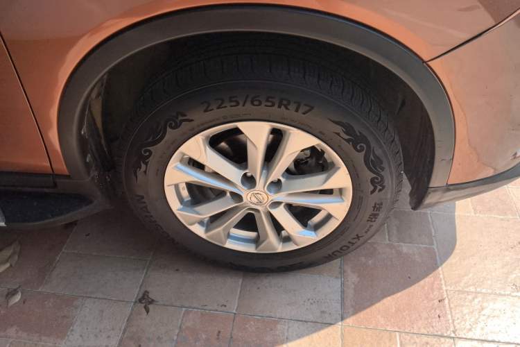 Used Nissan X-Trail 2014 2.5L CVT Leading Edition 4WD