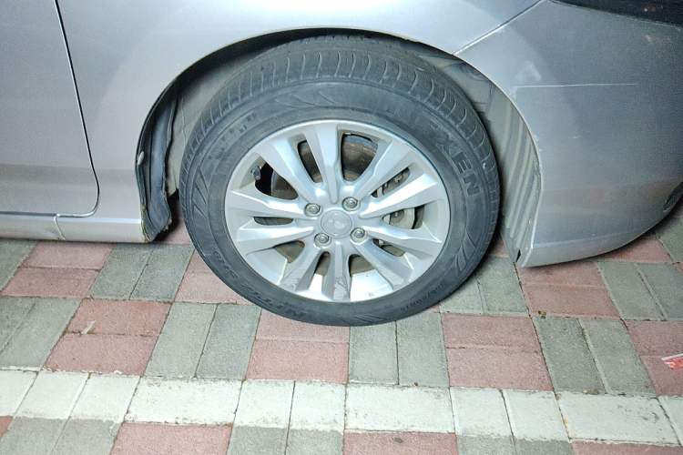Used Honda City Classic 2014 Style 1.5L Manual Elite Edition Right Front Wheel Hub