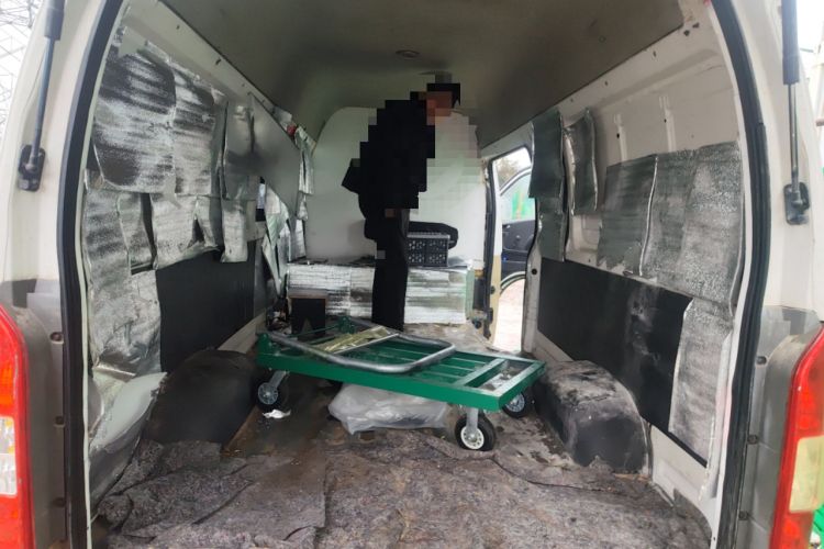 Used Foton Scenic G7 2017 2.0L Long-Wheelbase Commercial Van High-Roof Version 4 Seats 4Q20M