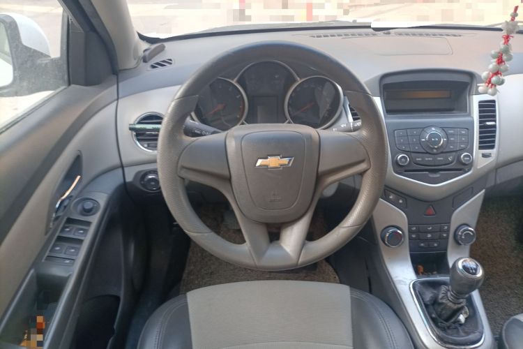 Used Chevrolet Cruze 2013 1.6L SL MT Steering Wheel