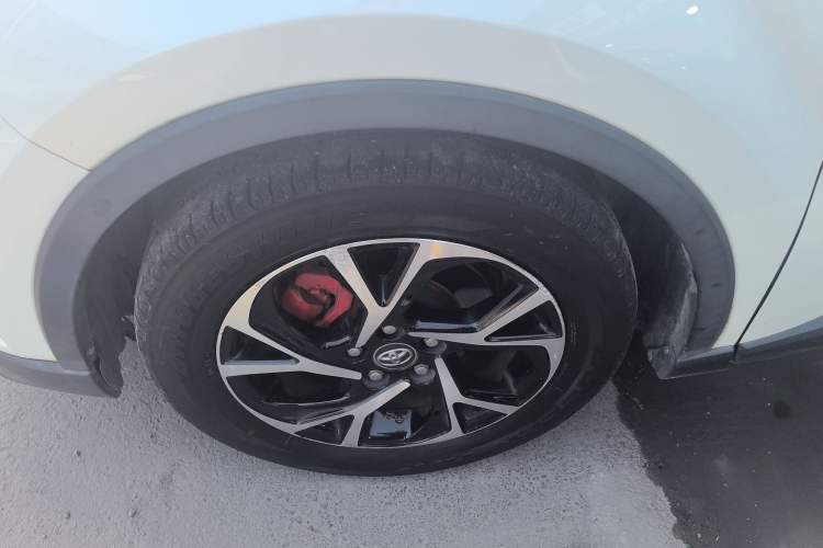 Used Toyota C-HR 2018 2.0L Leading with Sunroof China VI Standard
