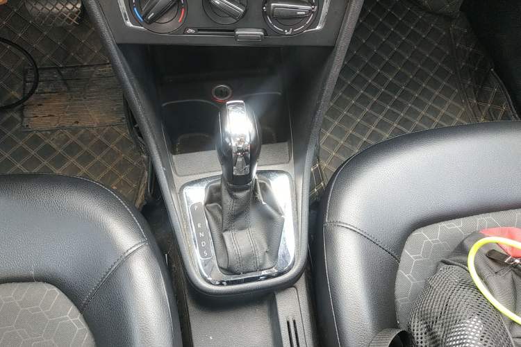 Used Volkswagen Santana 2013 1.6L Automatic Comfort Edition
