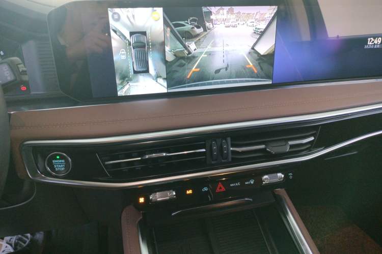 Used Ford Explorer 2023 EcoBoost 285 Four-Wheel Drive Titanium Edition 7-Seater
