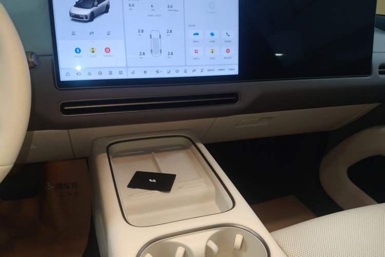 Used Li Auto i6 2025 Model Two-Wheel-Drive Standard Type
