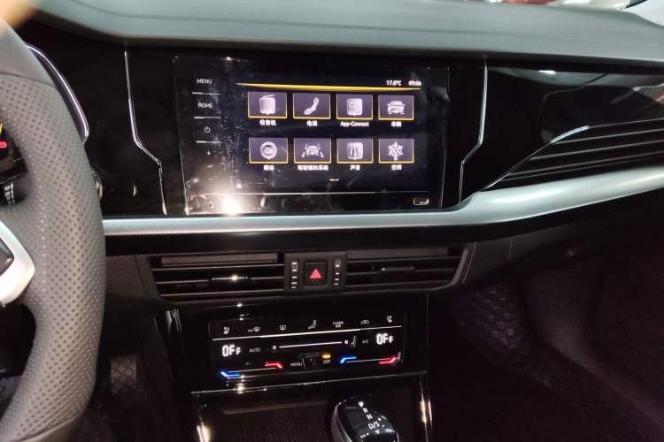 Used Volkswagen Passat 2025 Premium Version 380TSI Dragon Edition Audio And AC Panel