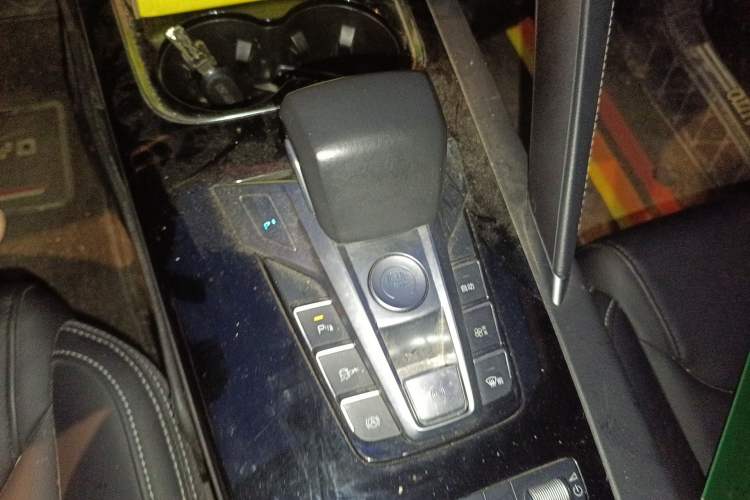 Used BYD Song Pro 2019 1.5T Automatic Elite Edition Gear Lever