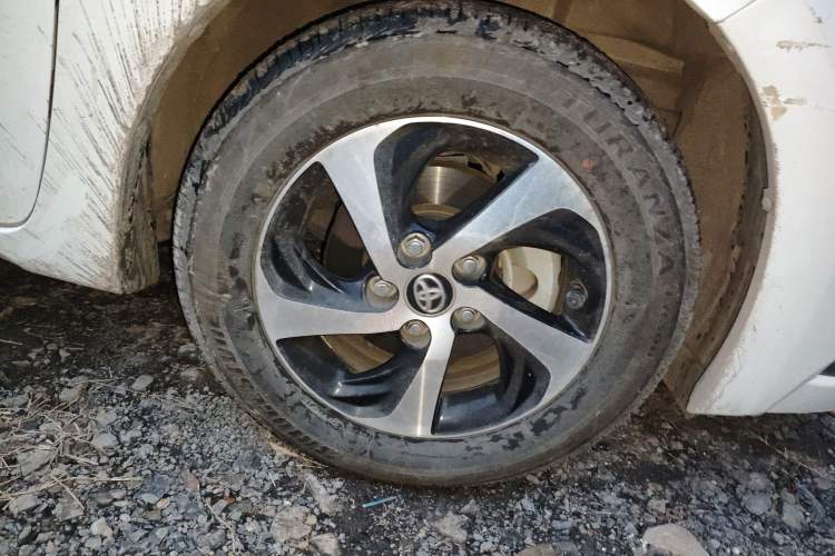 Used Toyota Levin 2017 Revised Dual-Engine 1.8H GS E-CVT Elite Sunroof Version China V Standard
