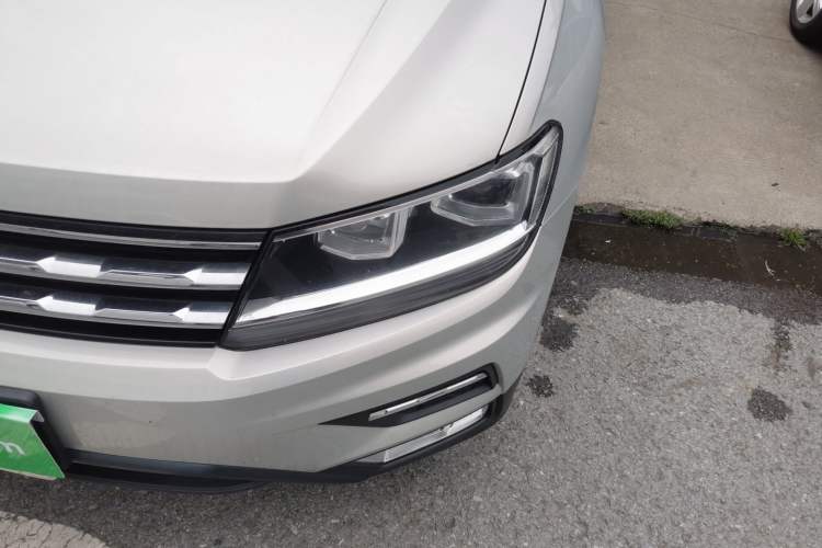 Used Volkswagen Tiguan L 2017 330TSI Automatic Two-Wheel Drive Luxury Edition Left Front Headlight