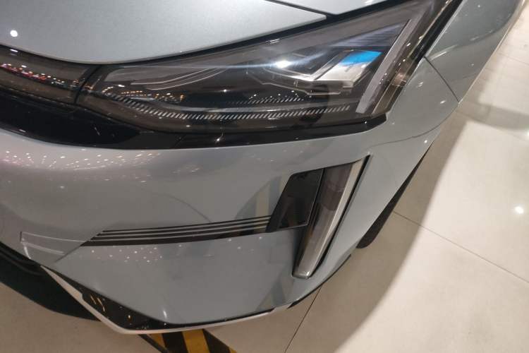 Used Geely Galaxy L6 2025 EM-i 140km Starship Edition
