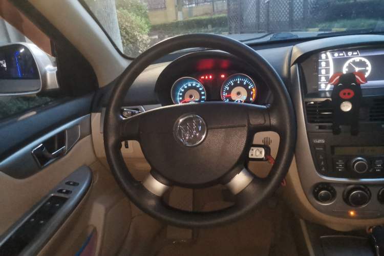 Used Buick Excelle 2013 1.5L Automatic Classic Model
