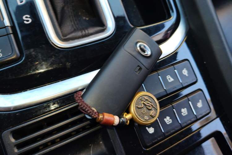 Used GAC Trumpchi GS7 2017 320T Two-Wheel-Drive Luxury Smart Connectivity Model
