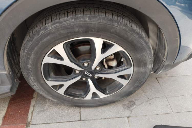 Used Kia KX3 2015 1.6L Automatic Two-Wheel Drive DLX Right Front Wheel Hub