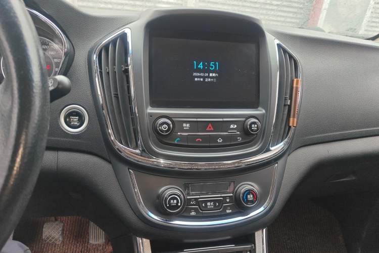 Used Baojun 560 2015 1.8L manual luxury version