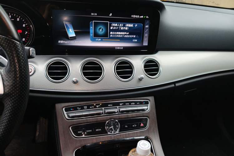 Used Mercedes-Benz E-Class 2017 E 200 Sport 4MATIC Audio And AC Panel