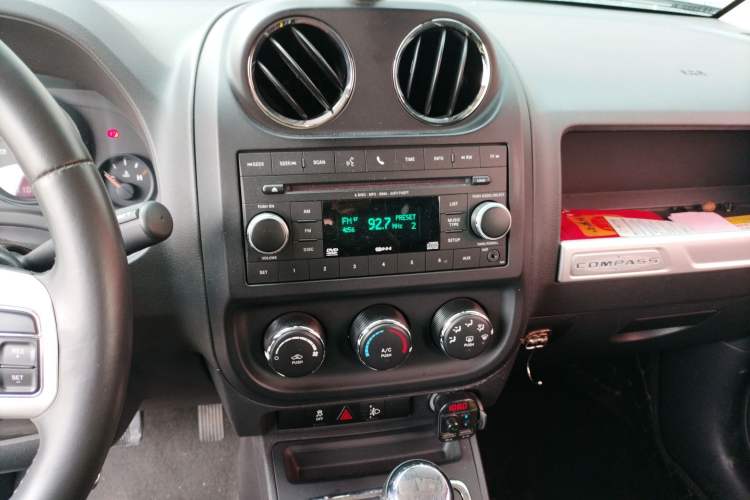 Used Jeep Compass 2015 2.0L two-wheel drive sport version