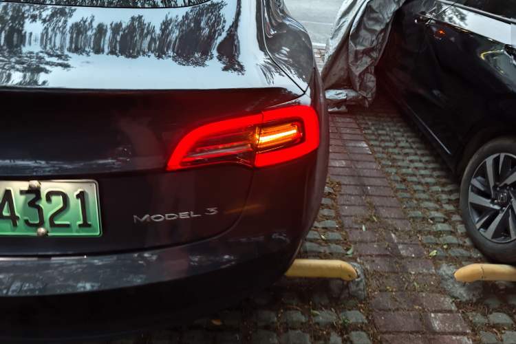 Used Tesla Model 3 2021 Revised Version Standard Range Rear-Wheel Drive Upgraded Edition 3D1 Right Rear Taillight