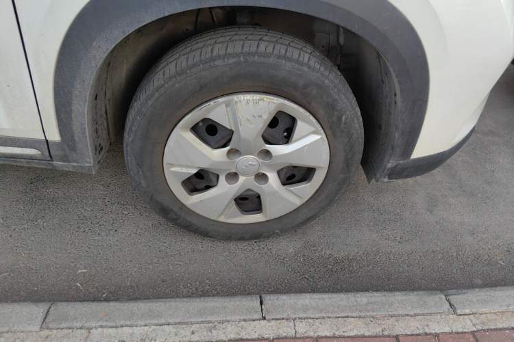 Used Wuling Alvez 2023 1.5L CVT Comfort Edition Right Front Wheel Hub